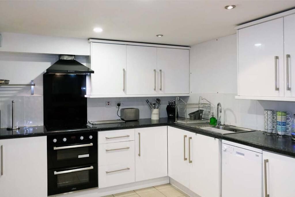 Seymour Townhouse By Serviced Living Liverpool Eksteriør billede