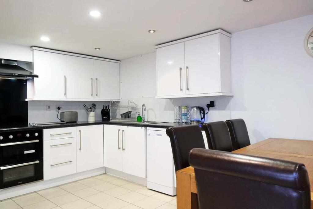 Seymour Townhouse By Serviced Living Liverpool Eksteriør billede